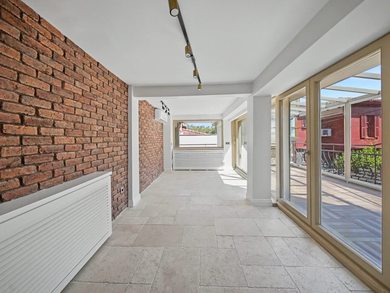Yeniköy | Full Renöve | Tripleks Villa | For Rent image 2