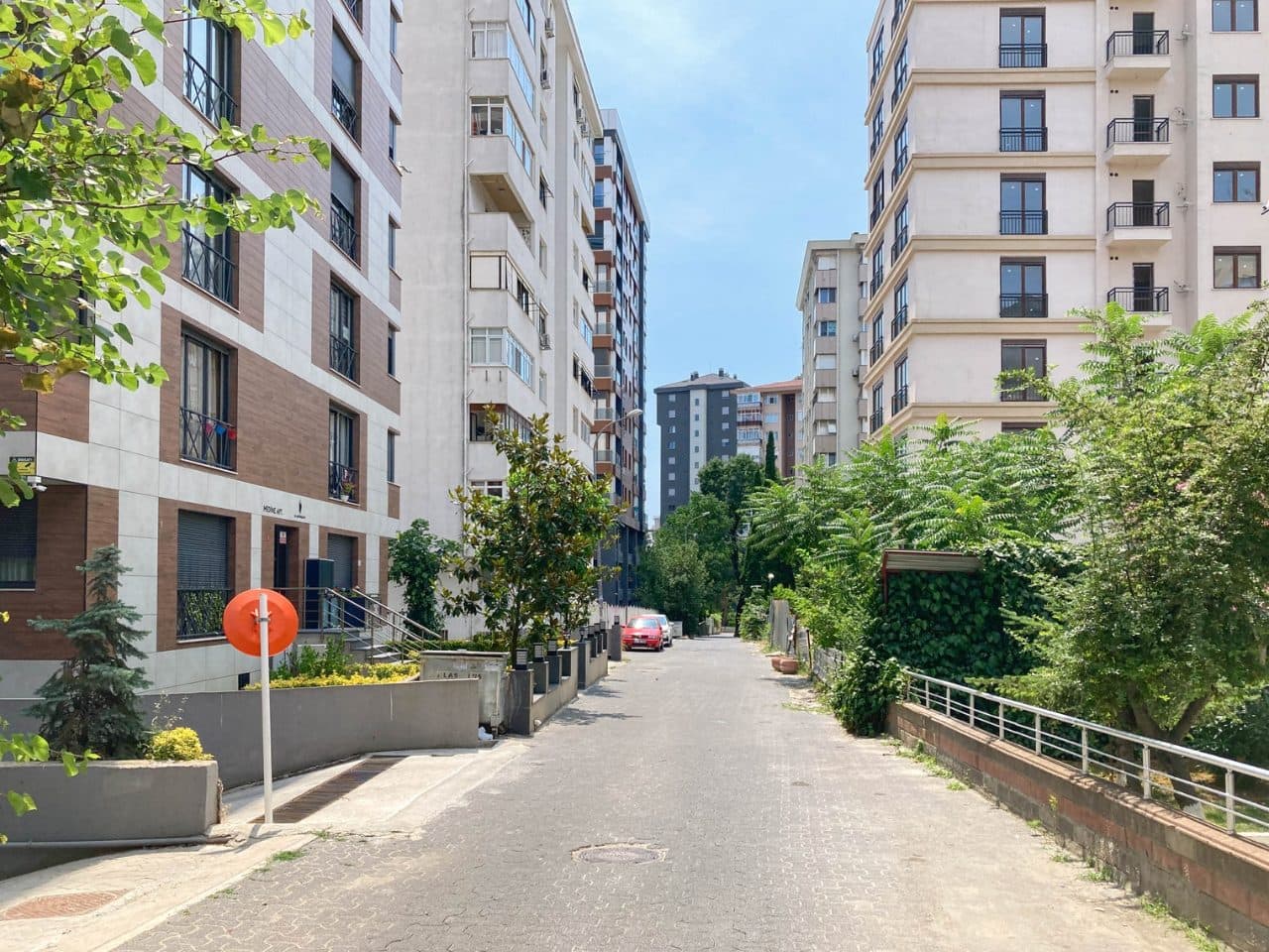Suadiye'de Geniş 2+1 | Lüks Eşyalı | Net 85 m² Otoparklı image 2
