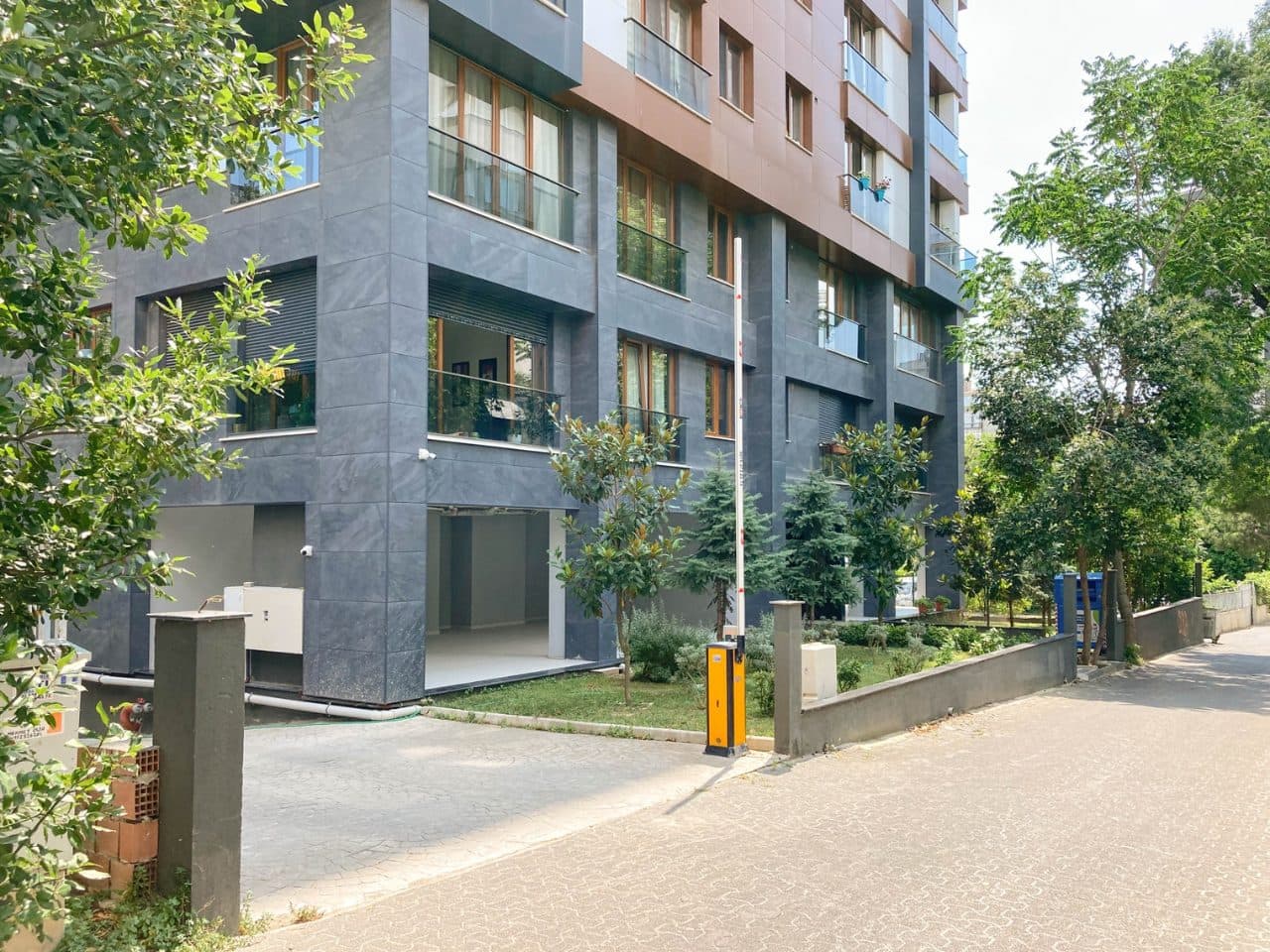 Suadiye'de Geniş 2+1 | Lüks Eşyalı | Net 85 m² Otoparklı image 6