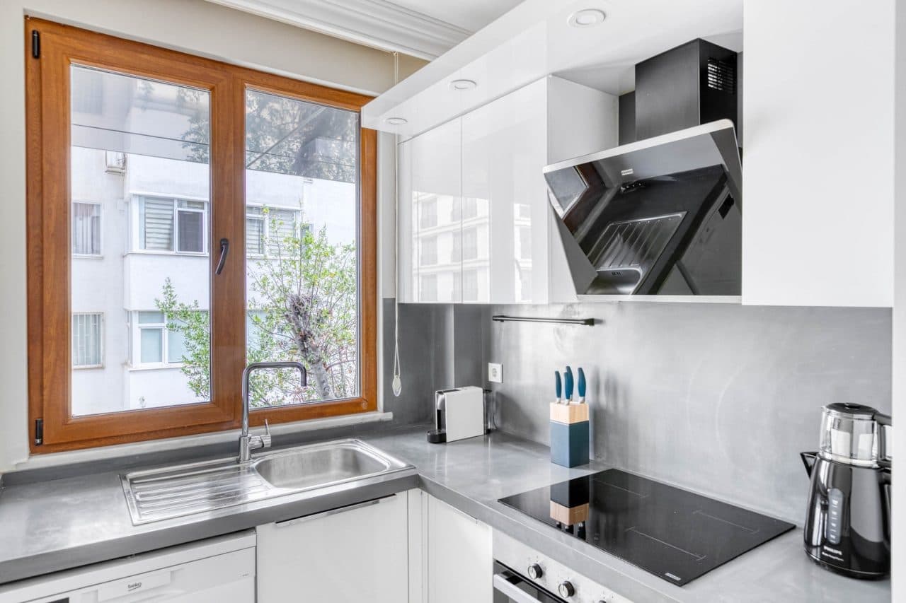 Suadiye'de Geniş 2+1 | Lüks Eşyalı | Net 85 m² Otoparklı image 8