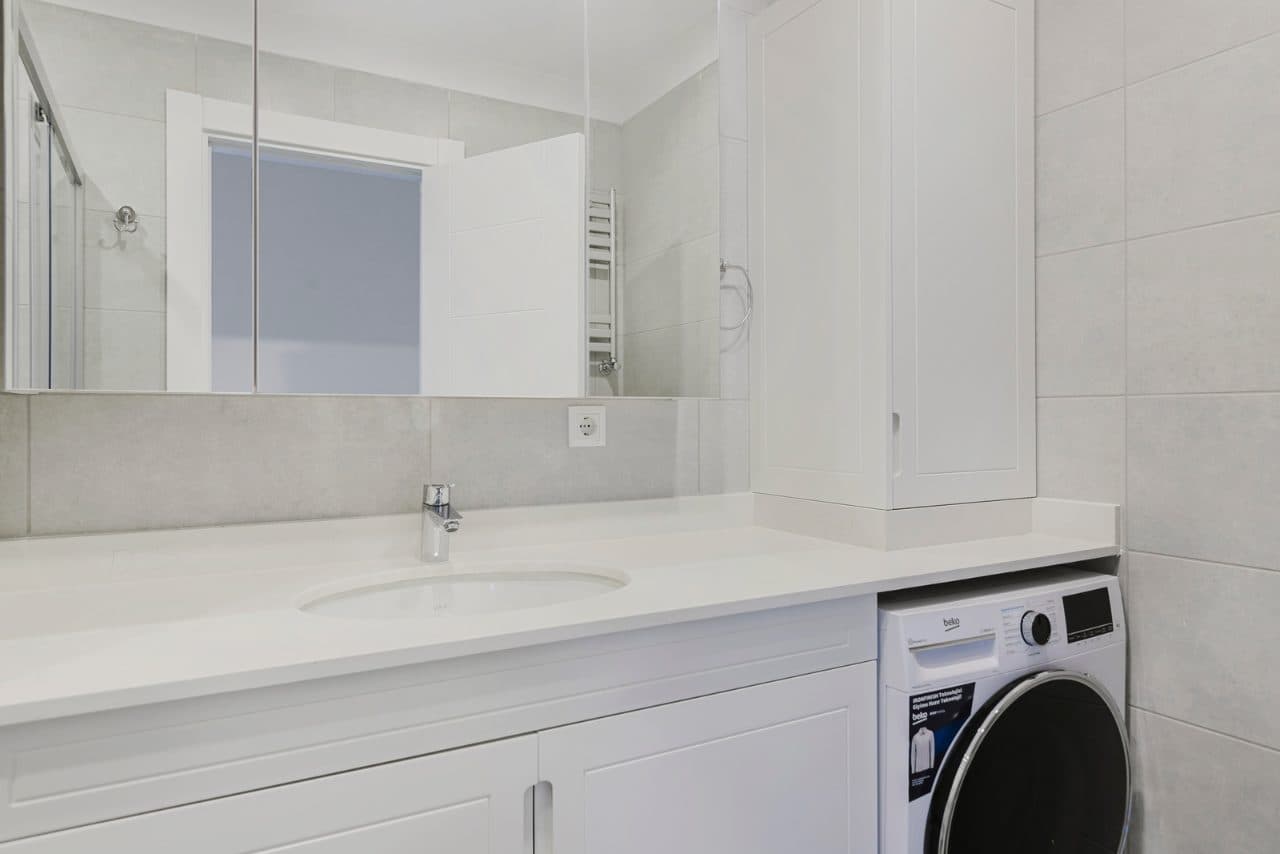 Furnished 3+1 Apartment for Rent in Erenköy, Kadıköy, Kadıköy image 6
