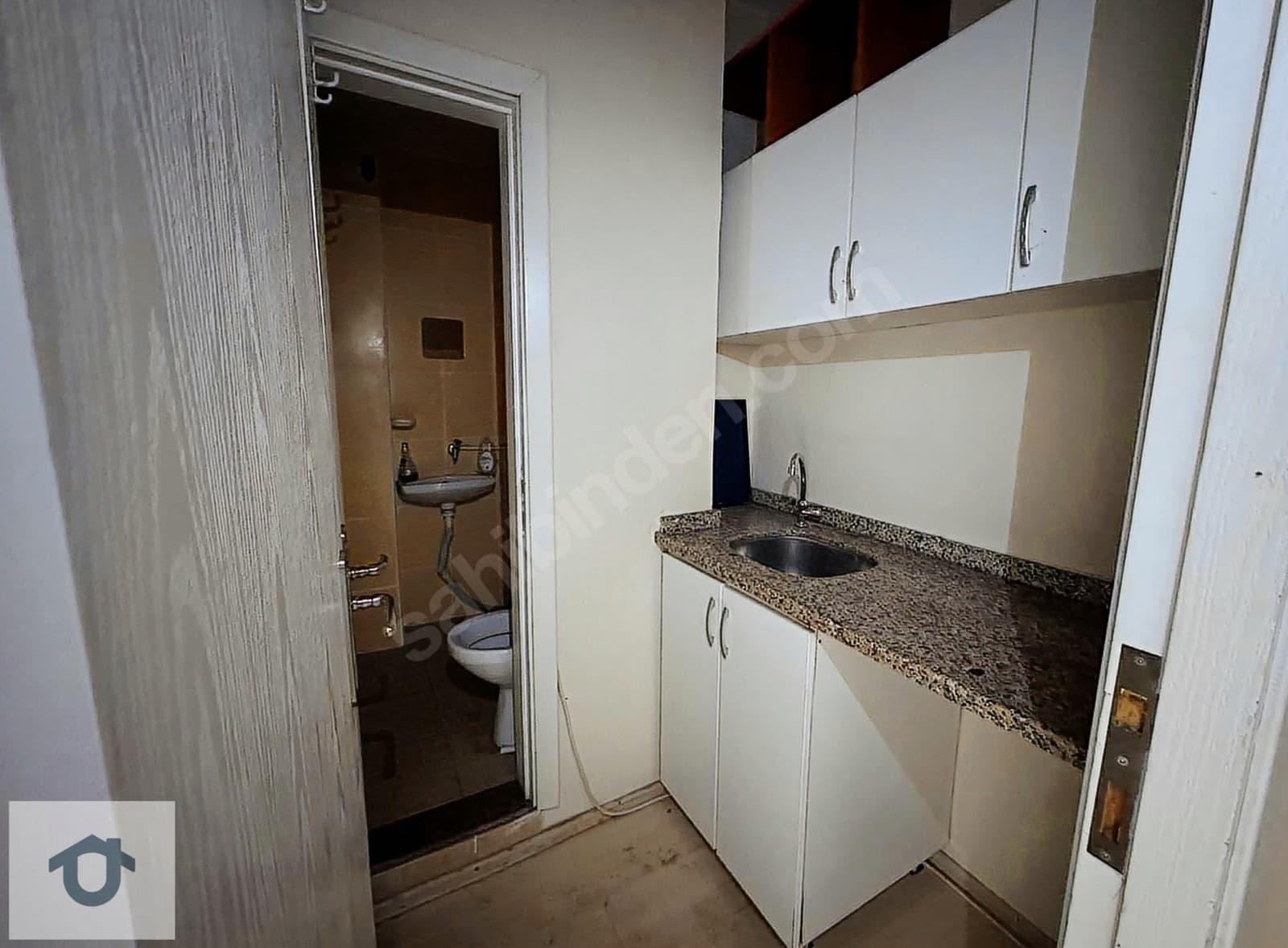 1+0 Commercial Office for Rent in Eğitim Mh., Kadıköy image 2