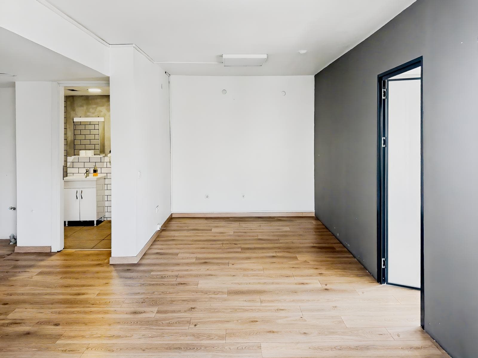Furnished 1+1 Commercial Office for Rent in Vişnezade, Beşiktaş