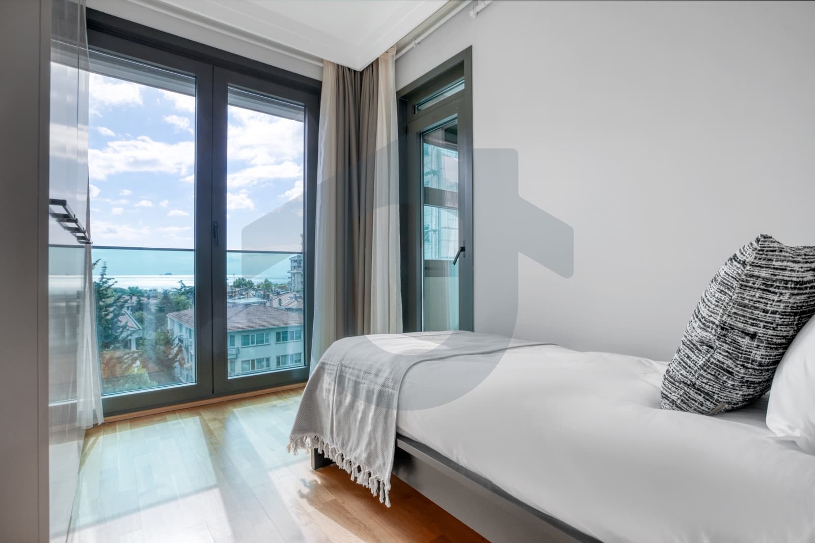 CADDEBOSTAN İSKELE PARK RESIDENCE'DA│3+1│EŞYALI KİRALIK DAİRE