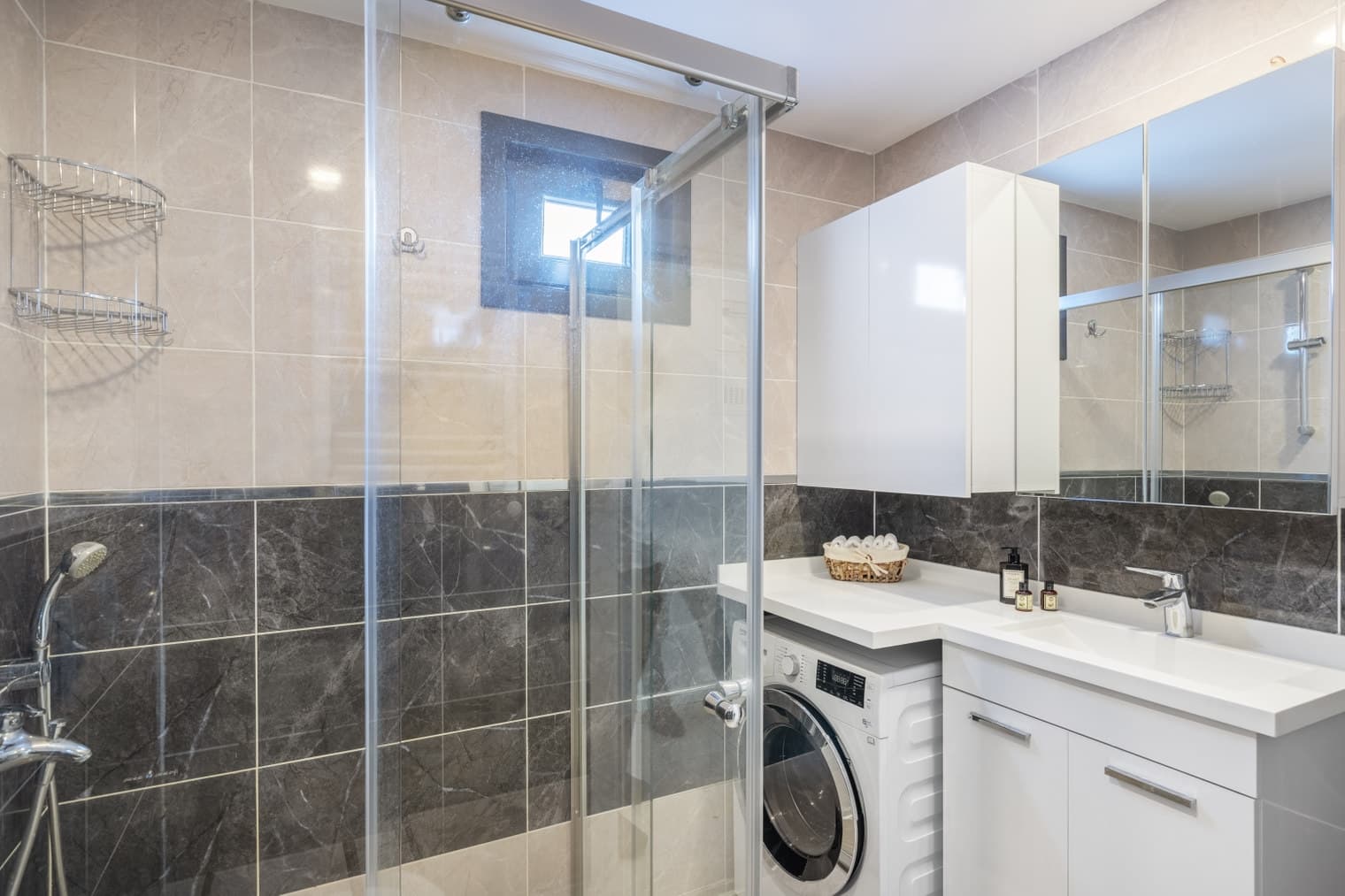 2+1 Apartment for Rent in Suadiye Mah., Kadıköy